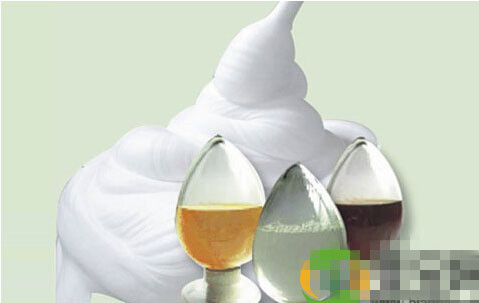 我首創(chuàng)無(wú)氯氟聚氨酯發(fā)泡劑通過(guò)鑒定